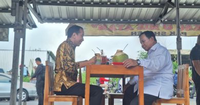 Momen Berdua Jokowi-Prabowo di Akmil hingga Warung Bakso